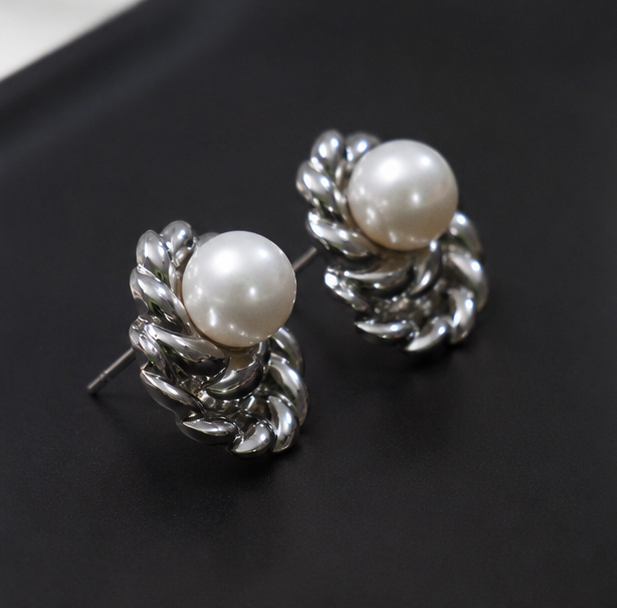 Pearl Twirl Vintage Stud Earrings