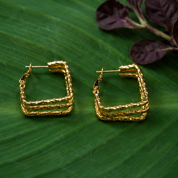 Sunehri Link Hoops
