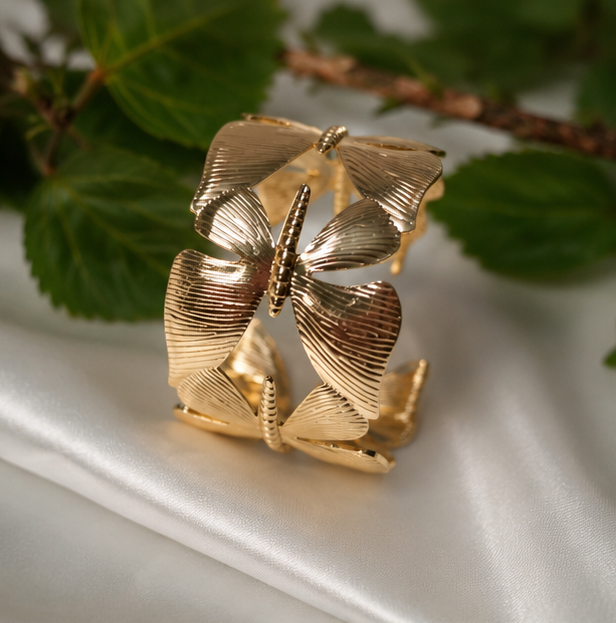 Sunehri Titli Hand Cuff