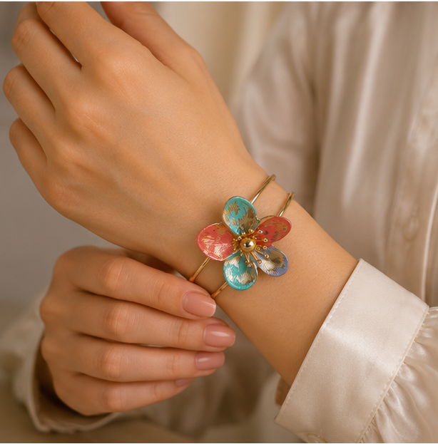 Rangili Phool Hand Cuff
