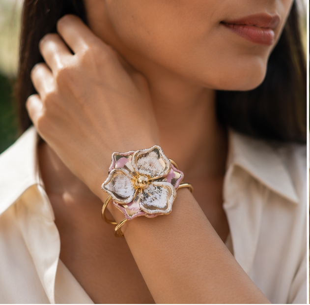 Gulabi Phool Hand Cuff
