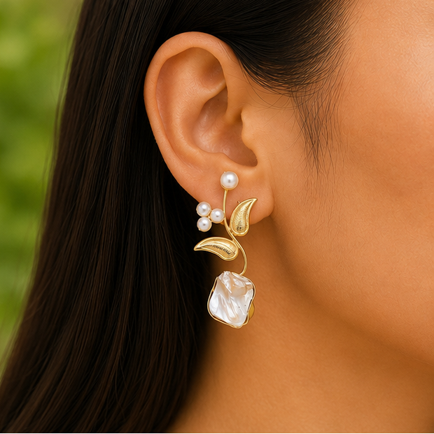 Sunehri Shaakh Earrings