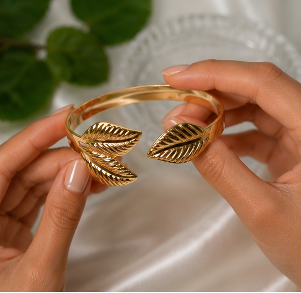 Sunehri Bel Hand Cuff
