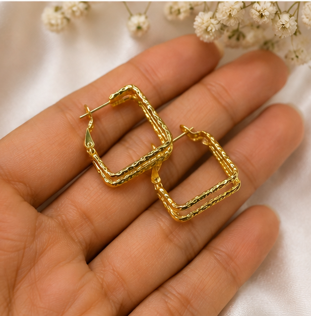 Sunehri Link Hoops