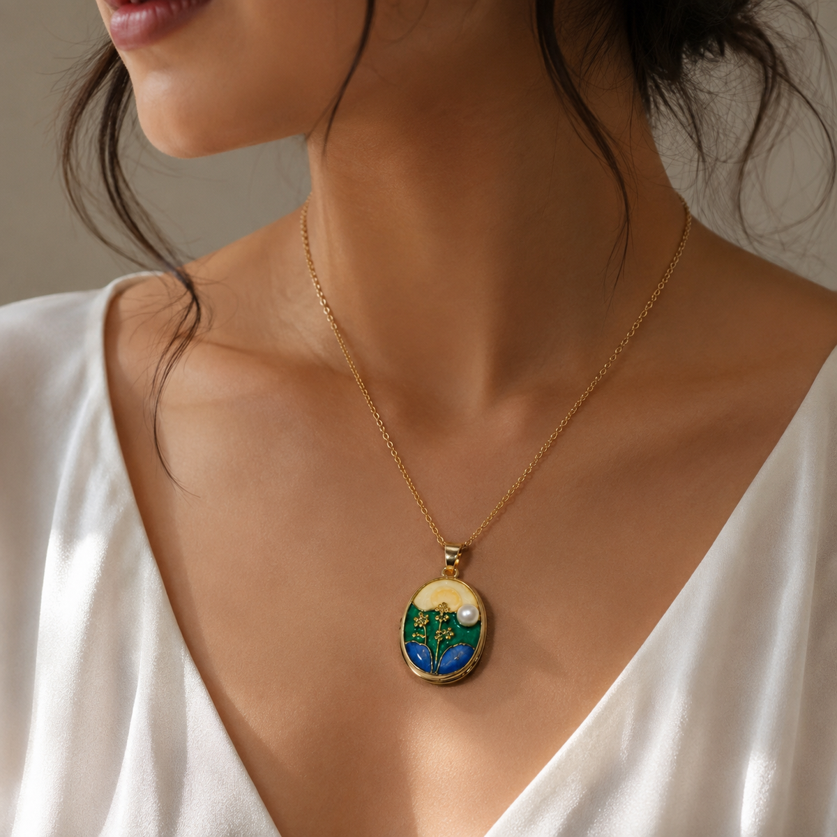 Verdant Pearl Pendant Necklace